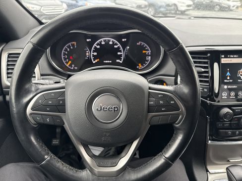 Used 2020 Jeep Grand Cherokee Altitude image 21