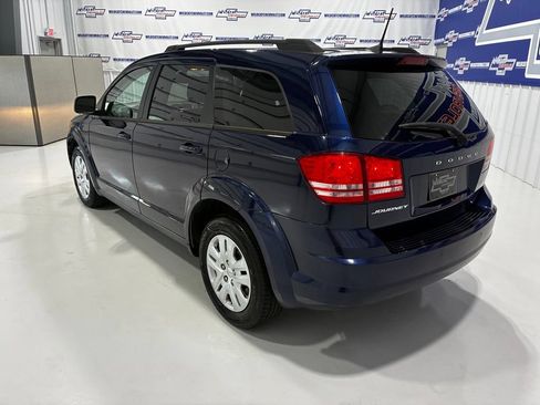 Used 2020 Dodge Journey SE w/ SE Popular Equipment Group FWD image 4