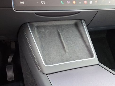 Used 2026 Tesla Model Y 2WD image 27