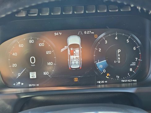 Used 2017 Volvo XC90 T6 Momentum w/ Vision Package AWD/4WD image 10