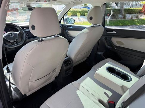 Used 2020 Volkswagen Tiguan SEL FWD image 14