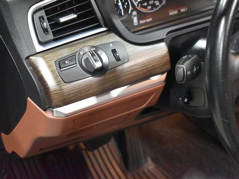 Used 2011 BMW 535i xDrive image 22