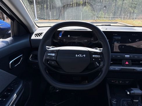 Used 2025 Kia K4 EX FWD image 19