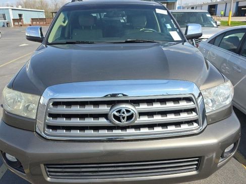 Used 2008 Toyota Sequoia Limited image 2