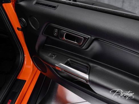 Used 2020 Ford Mustang Shelby GT500 w/ Carbon Fiber Track Pack RWD image 32