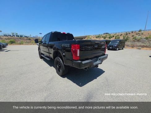 Used 2022 Ford F250 Lariat w/ Black Appearance Package AWD/4WD image 8