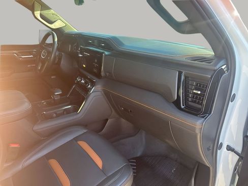 Used 2024 GMC Sierra 1500 AT4 w/ Technology Package image 14