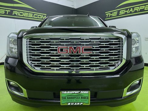 Used 2019 GMC Yukon XL Denali w/ Denali Ultimate Package image 3