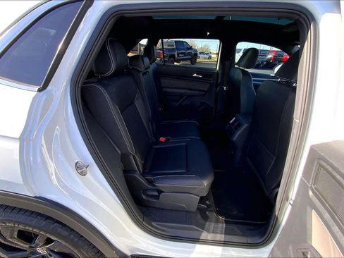 Used 2021 Volkswagen Atlas Cross Sport SEL image 20