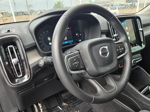 Used 2024 Volvo XC40 B5 Plus AWD/4WD image 11
