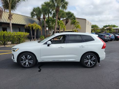 Used 2023 Volvo XC60 B5 Plus w/ Climate Package AWD/4WD image 9