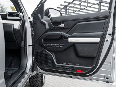 Used 2024 Toyota Tacoma TRD Off-Road image 33