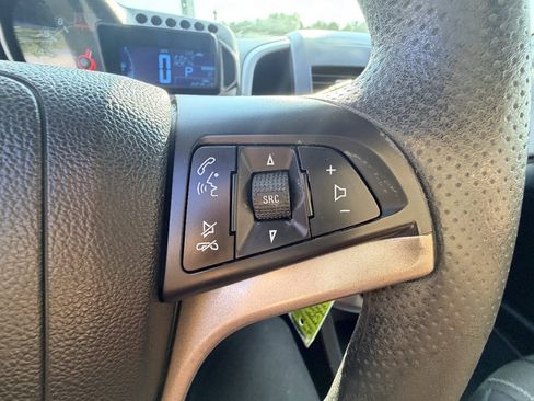 Used 2016 Chevrolet Sonic LT w/ Fun and Sun Package FWD image 10