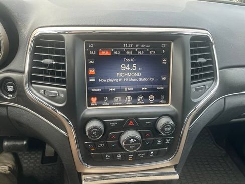 Used 2017 Jeep Grand Cherokee Limited AWD/4WD image 3