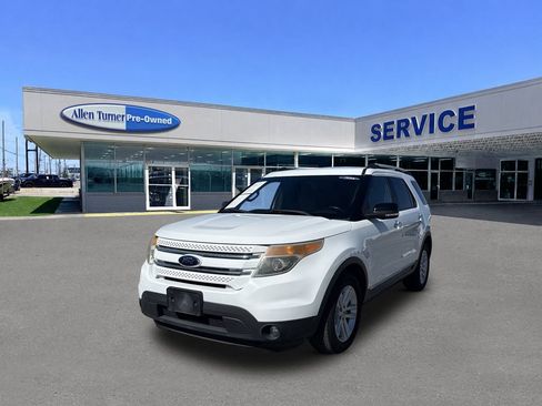 Used 2014 Ford Explorer XLT FWD image 4