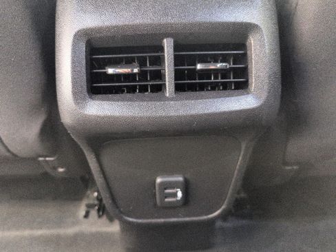 Used 2019 Chevrolet Equinox LT AWD/4WD image 22