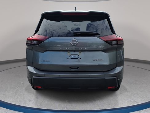 Used 2024 Nissan Rogue SV AWD/4WD image 6