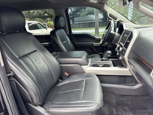 Used 2018 Ford F150 Lariat w/ Equipment Group 502A Luxury AWD/4WD image 23