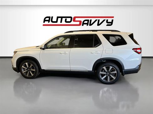 Used 2025 Honda Pilot Elite image 4