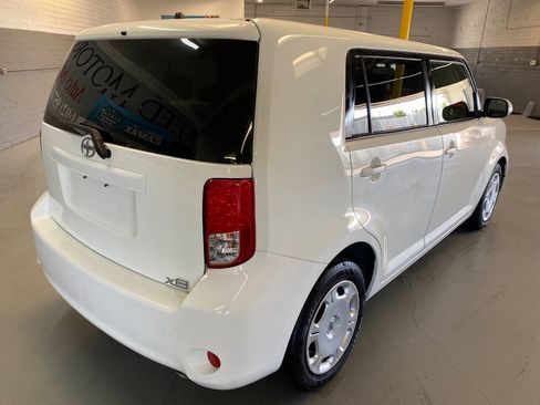 Used 2012 Scion xB FWD image 5