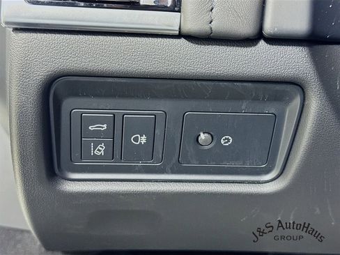 Used 2021 Jaguar F-TYPE R image 10