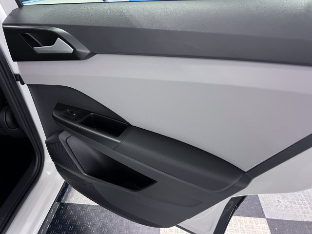 Certified 2023 Volkswagen Taos SE FWD image 13