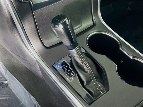 Used 2017 Toyota Camry SE image 23