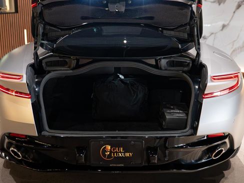 Used 2024 Aston Martin DB12 Coupe RWD image 32