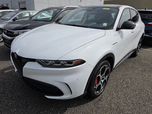 Used 2024 Alfa Romeo Tonale Veloce AWD/4WD image 2
