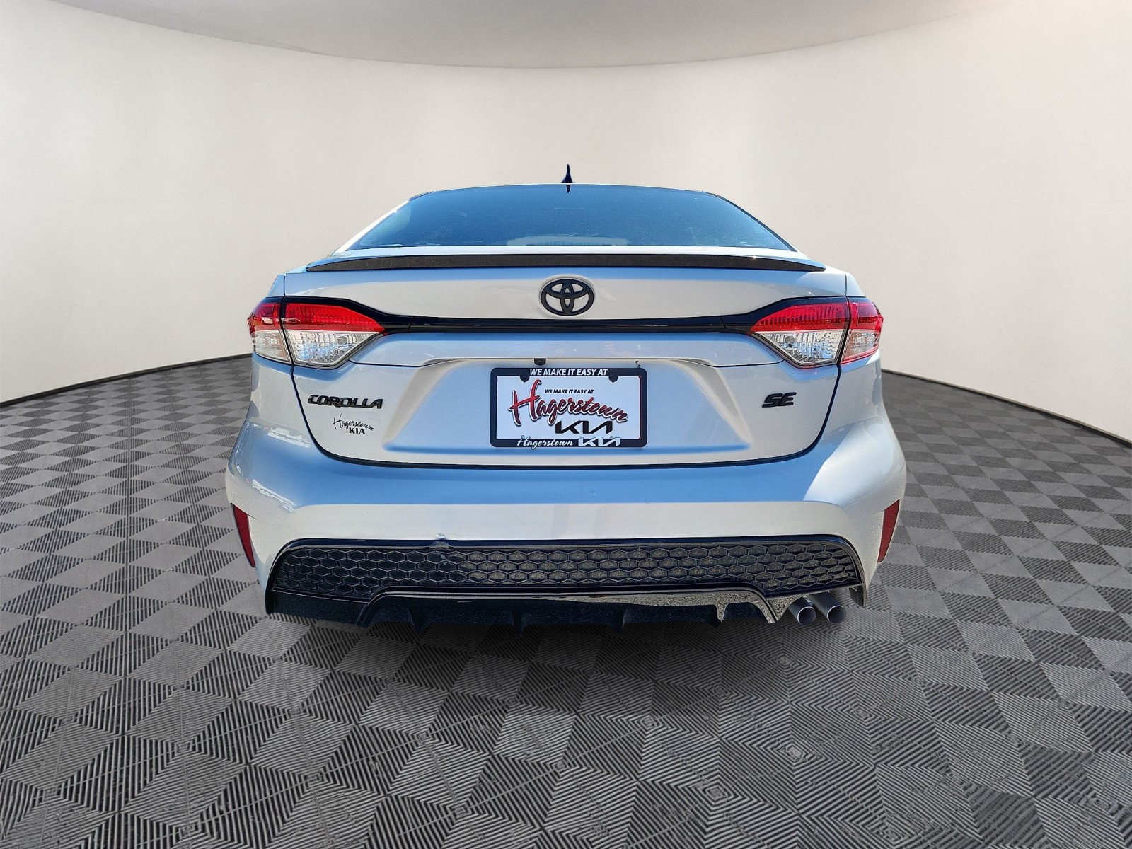 Used 2021 Toyota Corolla SE w/ Carpet Mat Package (TMS) FWD image 5
