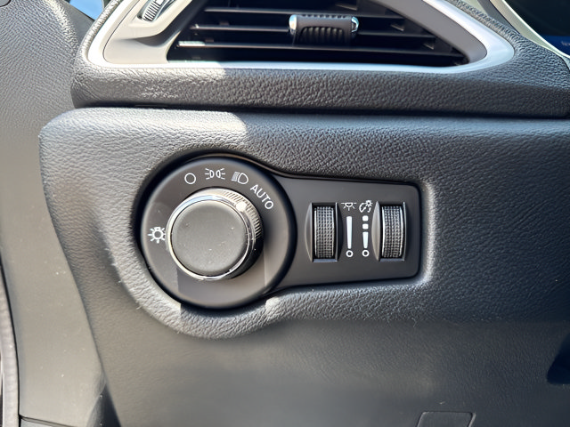 New 2027 Chrysler Pacifica Select FWD image 27