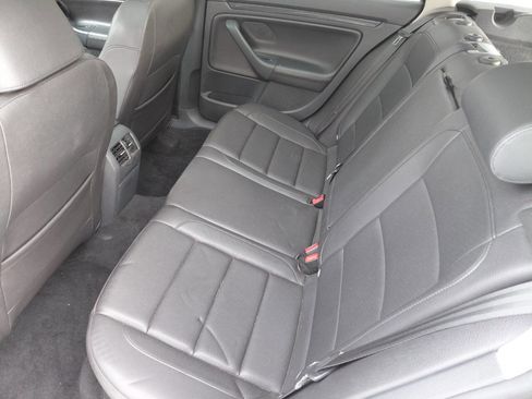 Used 2012 Volkswagen Jetta TDI FWD image 12