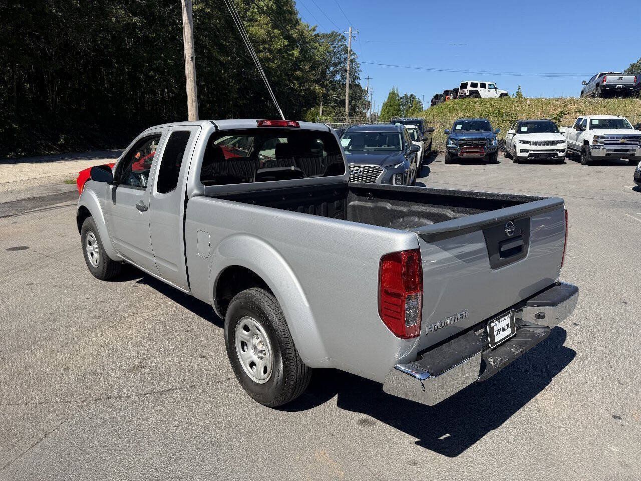 Used 2015 Nissan Frontier S RWD image 8