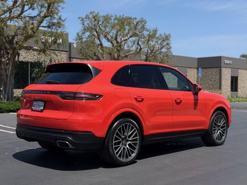 Used 2021 Porsche Cayenne AWD/4WD image 5