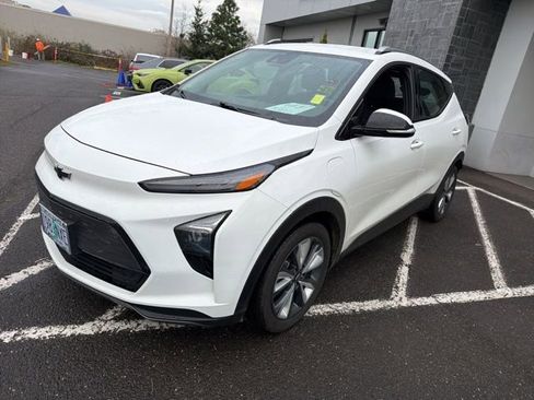 Used 2023 Chevrolet Bolt EUV LT w/ Convenience Package image 3