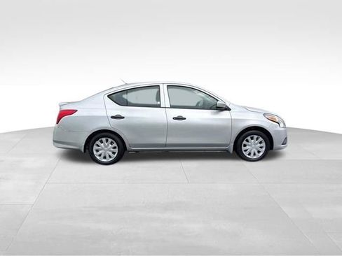 Used 2019 Nissan Versa S Plus FWD image 8