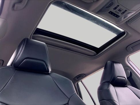 Used 2021 Toyota RAV4 XLE Premium FWD image 14