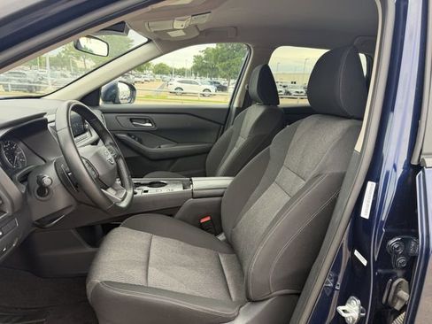 Used 2025 Nissan Rogue SV FWD image 23