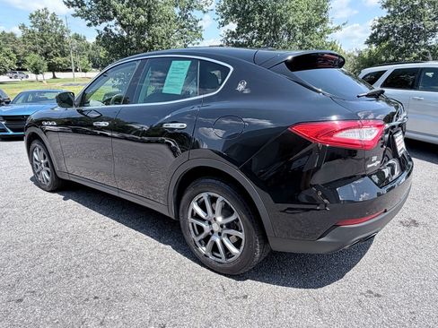 Used 2018 Maserati Levante AWD/4WD image 7