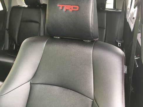 Used 2020 Toyota 4Runner Venture w/ Moonroof Package AWD/4WD image 22