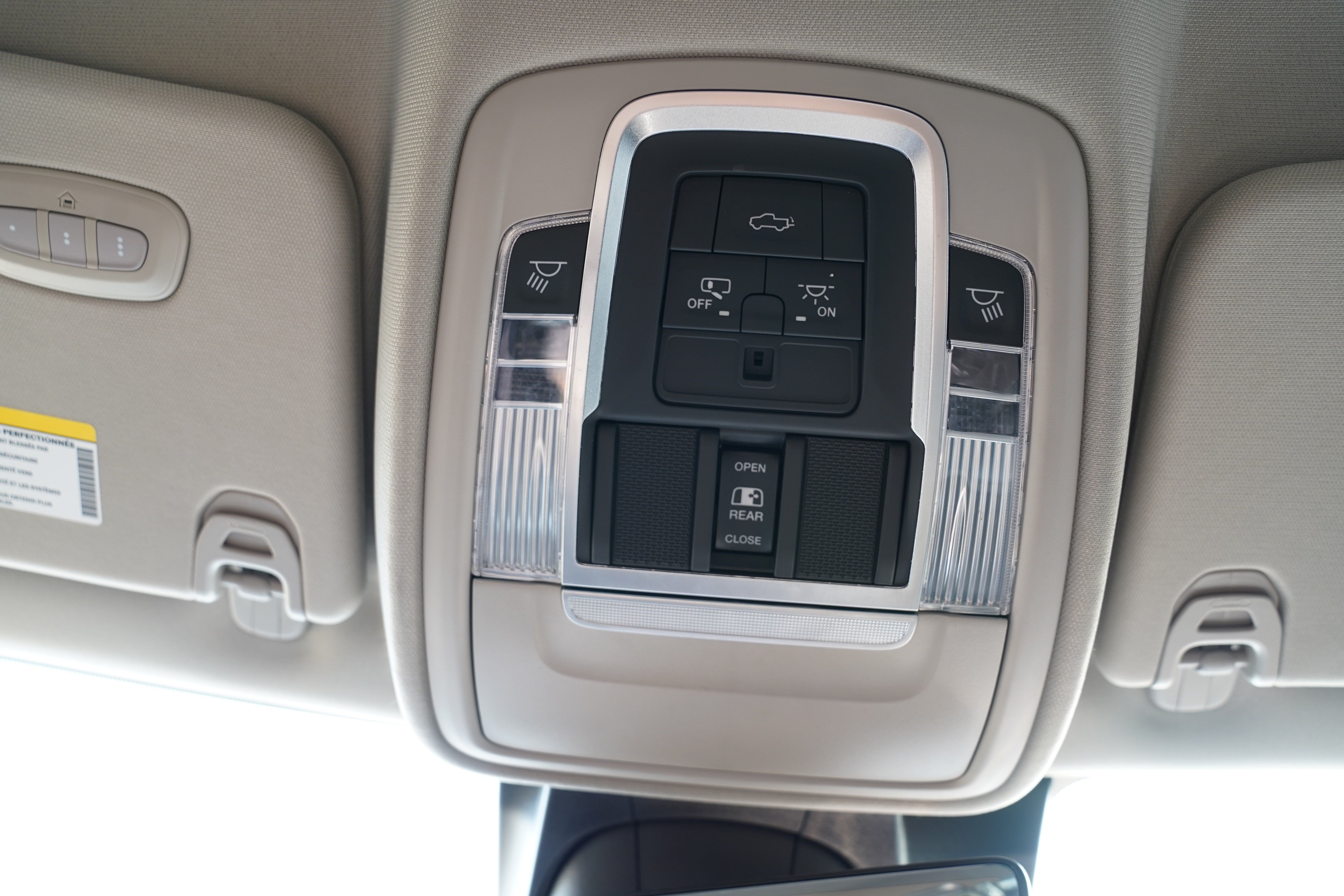 Used 2022 RAM 1500 Laramie AWD/4WD image 30
