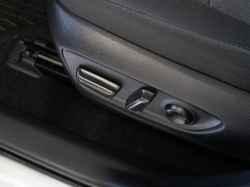 Used 2025 Toyota RAV4 XLE image 15