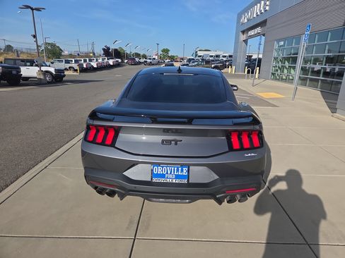 Used 2025 Ford Mustang GT Premium w/ GT Performance Package RWD image 4