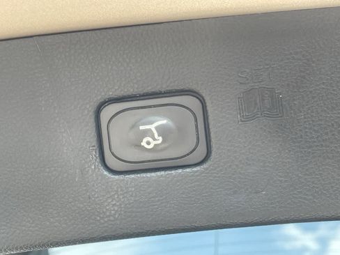 Used 2020 Ford Edge SEL w/ Convenience Package FWD image 18