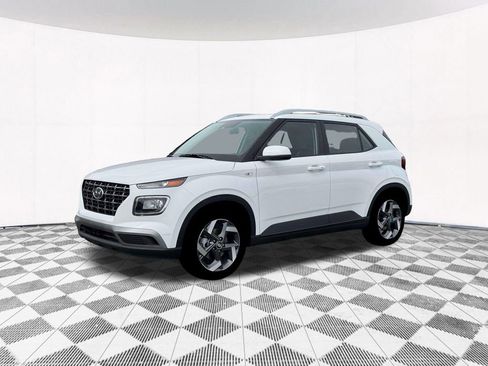 New 2026 Hyundai Venue SEL image 2