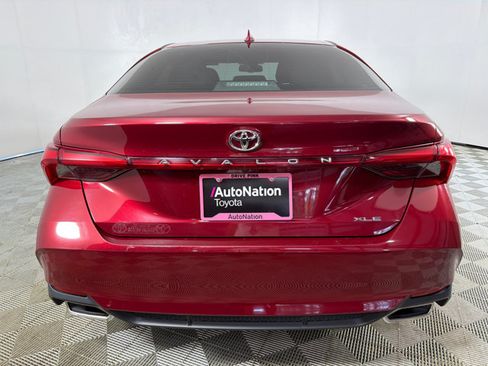 Used 2020 Toyota Avalon XLE FWD image 4