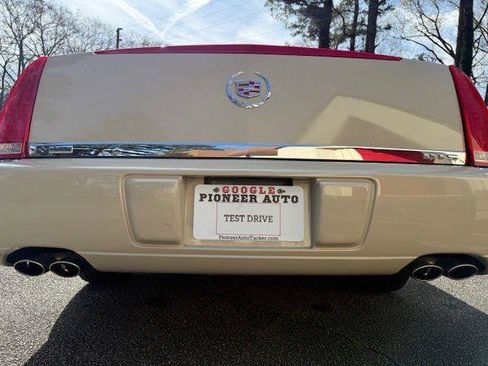 Used 2011 Cadillac DTS image 14