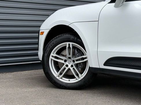 Certified 2026 Porsche Macan AWD/4WD image 12