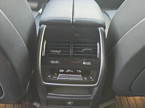 Used 2023 BMW X5 xDrive40i AWD/4WD image 18