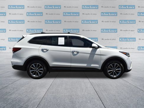 Used 2017 Hyundai Santa Fe SE AWD/4WD image 4